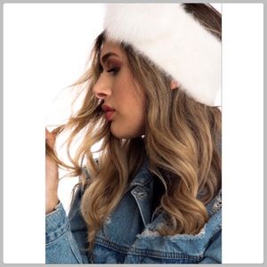 NWT Cream/White Furry Pompom Headband